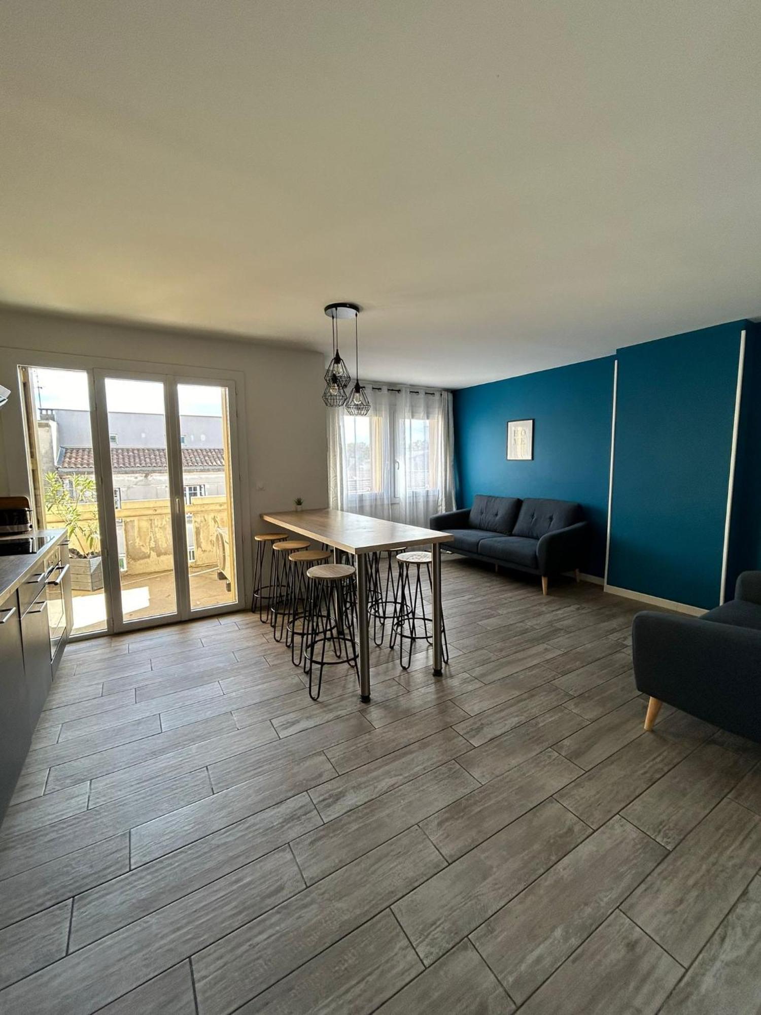 4 Avec 4 Salles De Bains Et Climatisation Appartement *