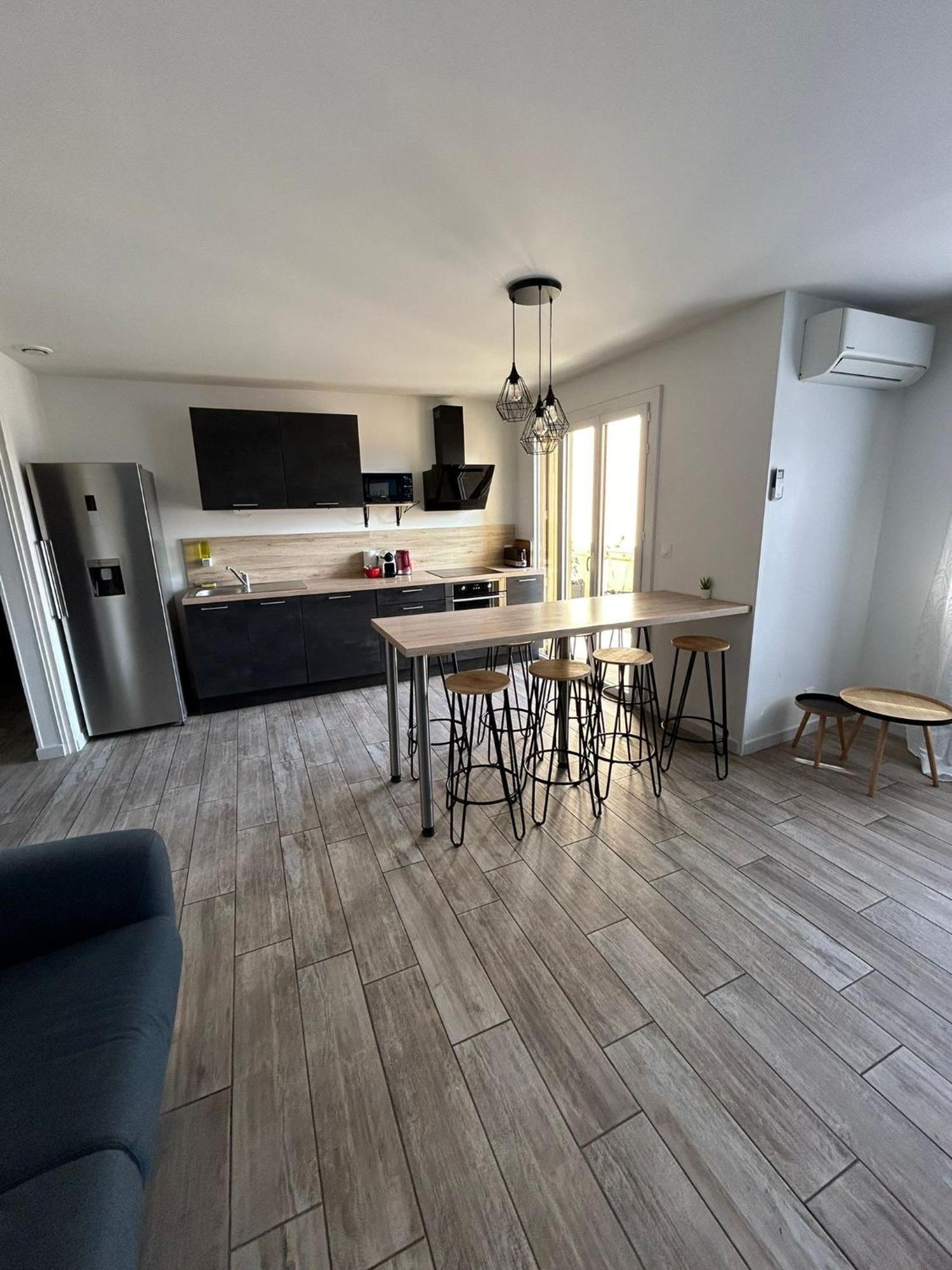 Apartment 4 Avec 4 Salles De Bains Et Climatisation